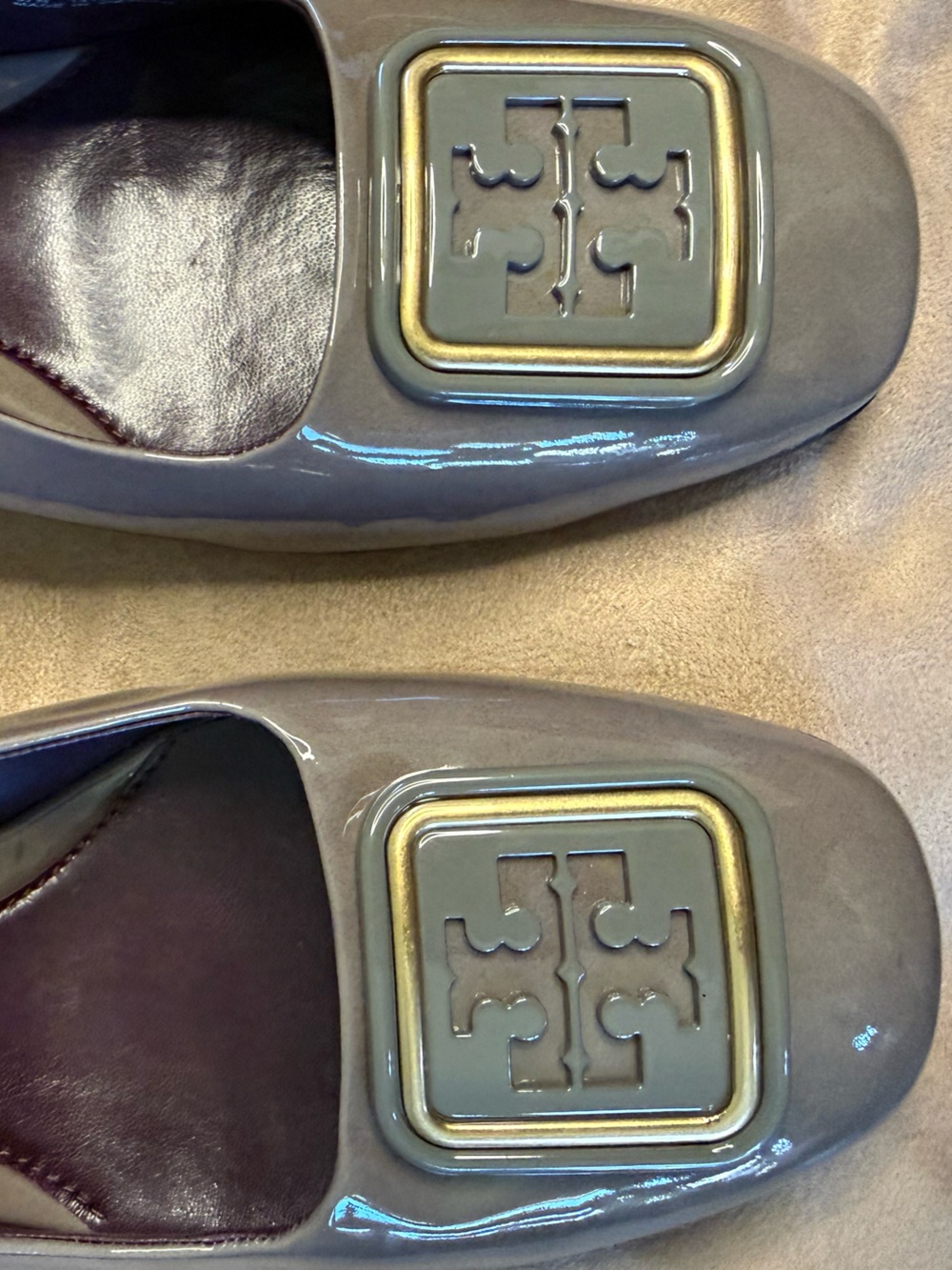 Tory Burch Taupe Patent Leather Slingback Heels with Gold Logo - Picture 7 of 15